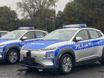  Elektryczne radiowozy w służbie Policji